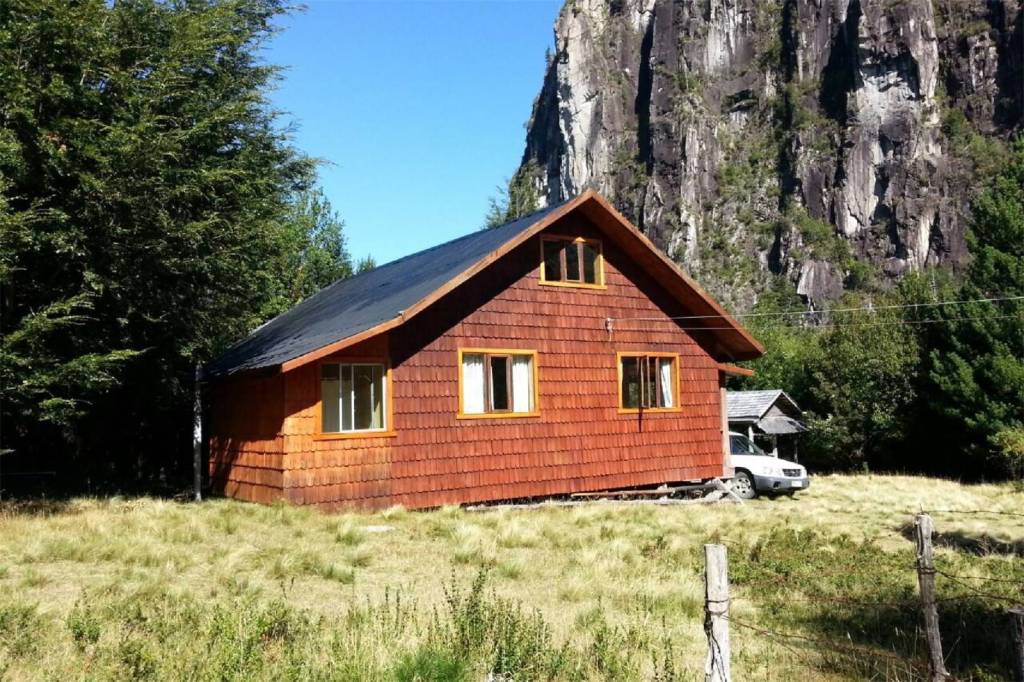 cabin, mountains, cliff, nature, red, house, chile, south america, river, glacier, lake, hiking, cottage, camping, barbecue, outdoors, outdoor, los lagos, chaiten, futalefu, real estate, for sale, vacation